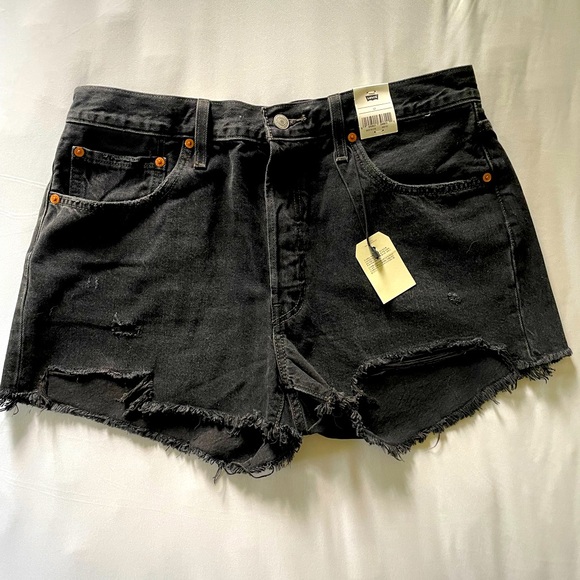 Levi’s women’s 501 Original Shorts - Picture 4 of 5
